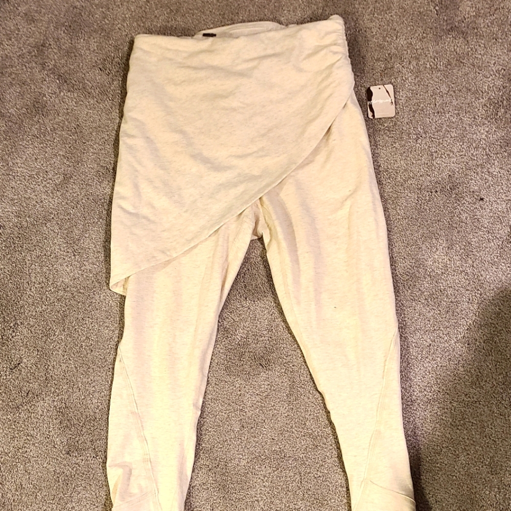 NWT size Med free people skirted legging yoga